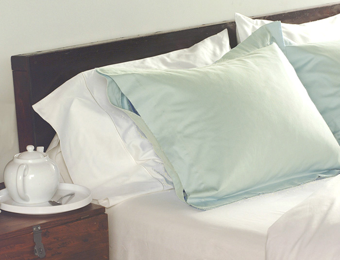 LOOP Organic Sateen Green Embroidered Sheets