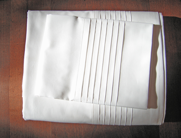 LOOP Organic Sateen Pleated Sheets